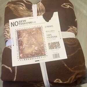 Brown Horse Print No Sew Throw Kit